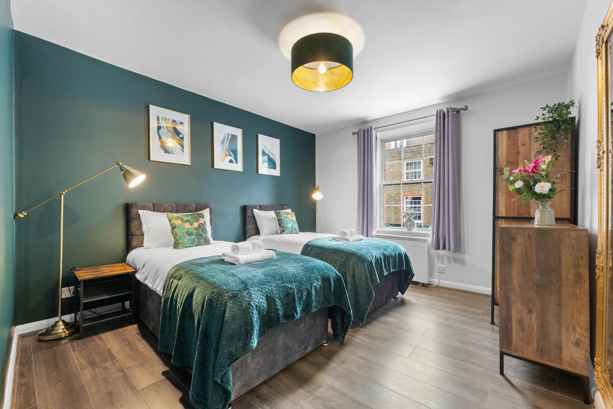 Chic 2 Bedroom Apartment Near Liverpool Street By Gold Stays Londra Exterior foto